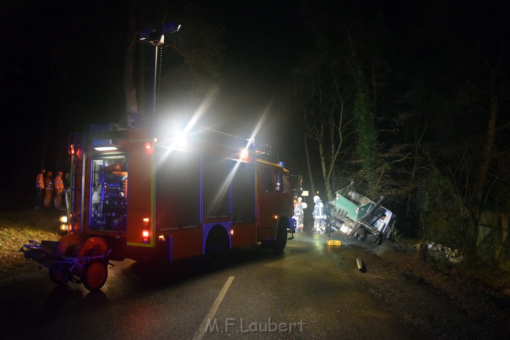 Container LKW umgestuerzt Koeln Brueck Bruecker- Dellbruecker Mauspfad P214.JPG - Miklos Laubert